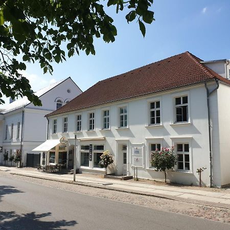 Dts Appartements Putbus Bagian luar foto